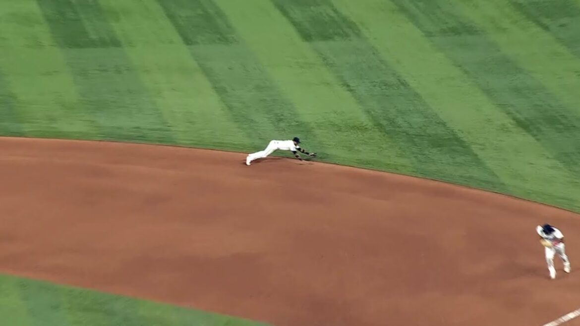 MLBを知らない人に「アラエスは守備が上手い」と刷り込むことができる動画