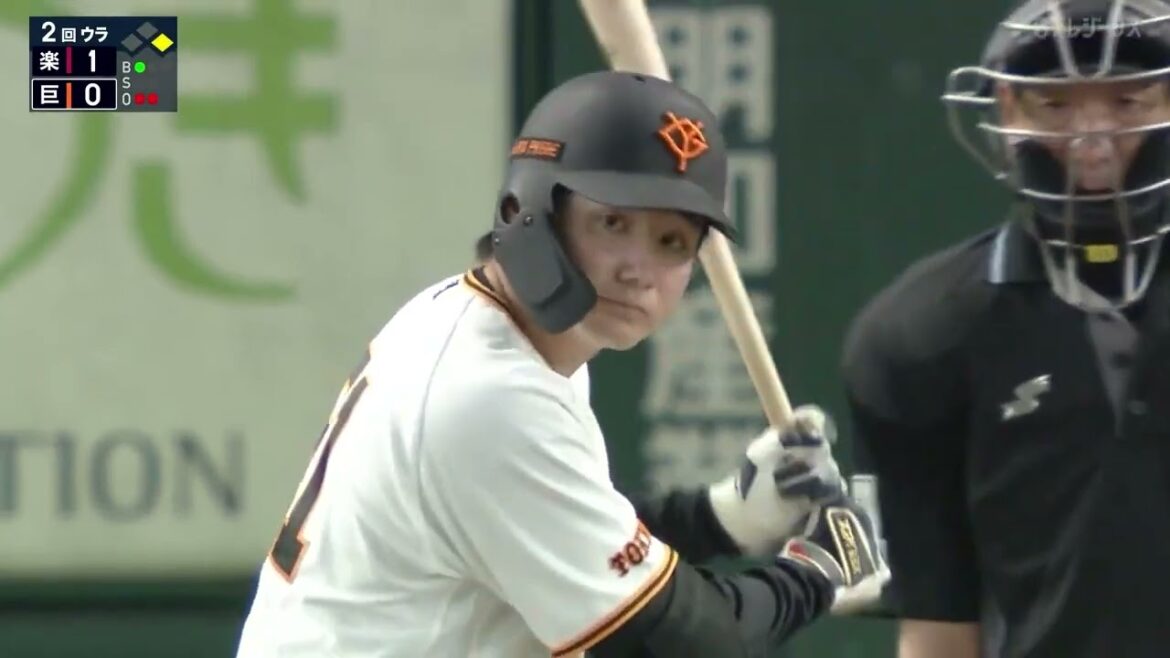 【2死一塁でバント?!】ドラ1“竹丸和幸” プロ初打席で鮮やか送りバントを決める! 【2死一塁でバント?!】ドラ1“竹丸和幸” プロ初打席で鮮やか送りバントを決める!