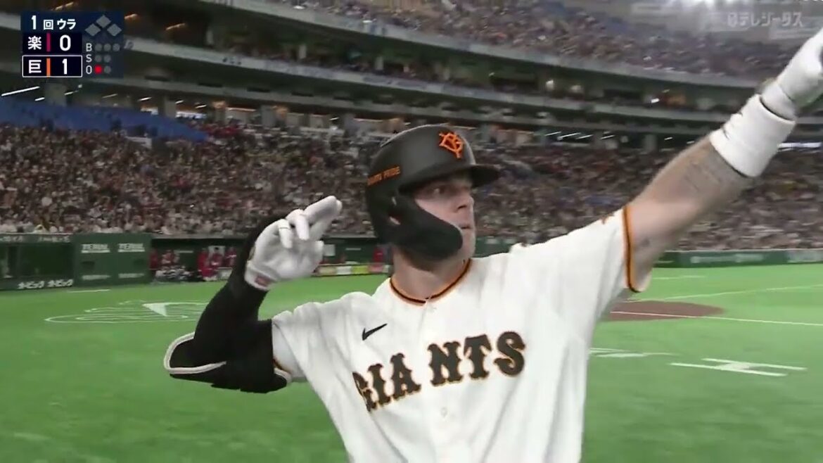 いきなりポーン!1番”キャベッジ”特大の先制アーチ! いきなりポーン!1番"キャベッジ"特大の先制アーチ!