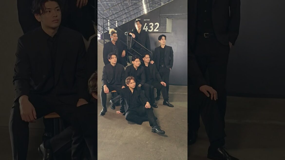 本日より北海道地区発売！「anan」2489号 スペシャルエディションFLAGSHIP STOREでは、10時に発売📖✨#lovefighters @anan_magazine