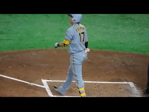 【大ブーイング】巨人 山城 この回2つ目の死球でレフトスタンドから大ブーイング 藤川監督ら首脳陣も審判のところへ向かう 【大ブーイング】巨人 山城 この回2つ目の死球でレフトスタンドから大ブーイング 藤川監督ら首脳陣も審判のところへ向かう