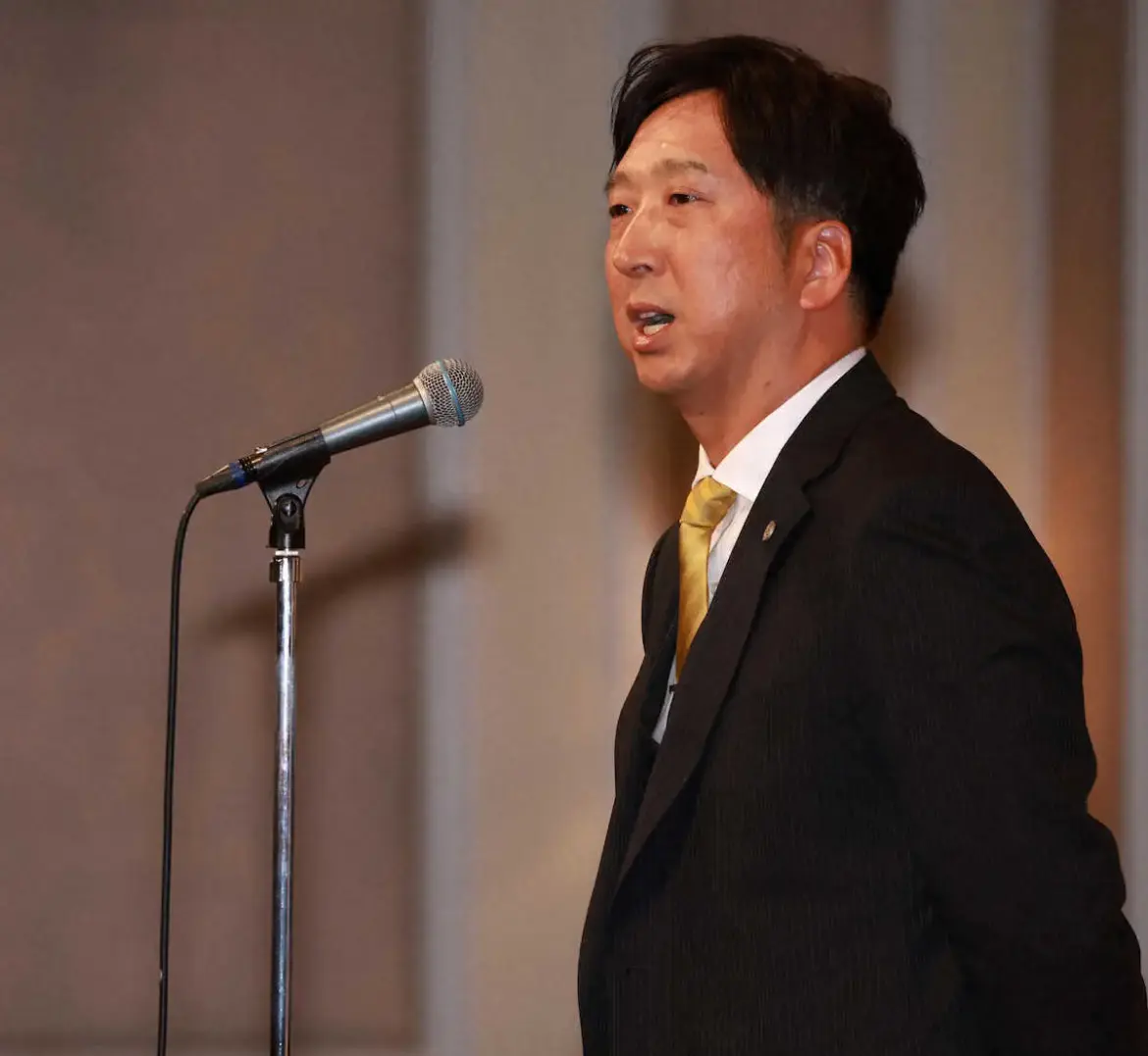 阪神・藤川球児監督　「日々没頭し、挑戦していく」　連覇へ激励会壇上で宣言 - スポニチ Sponichi Annex 野球