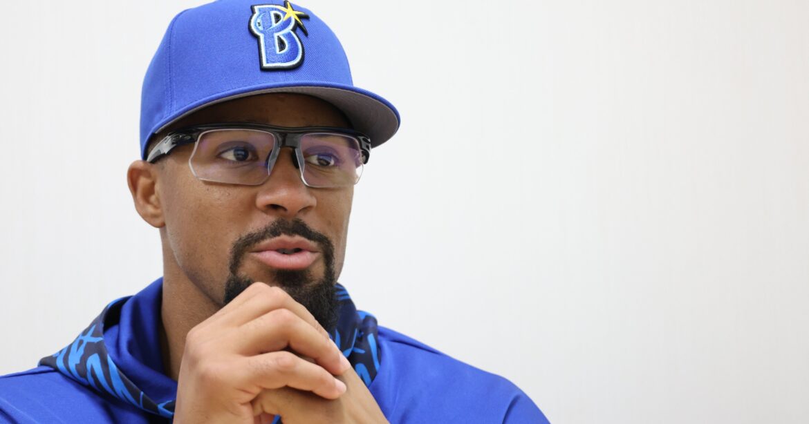 「野球ってパズルみたい！ そこが美しい」知性派野球人・DeNAデュプランティエの“深イイ野球哲学”「日本に来るという決断は難しくはなかった」 - プロ野球 - Number Web