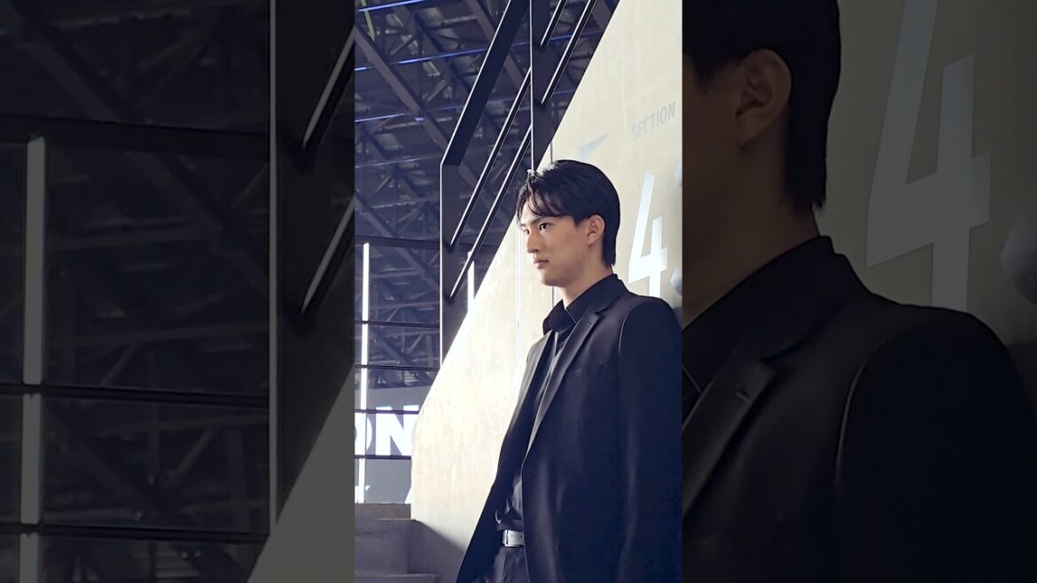達 孝太 投手が大変身！？anan2489号 スペシャルエディションにて収録「ワイルドクール」と「ブラックスーツ」の姿を公開👀ぜひ、本誌と一緒にお楽しみください！#ドミれ#lovefighters