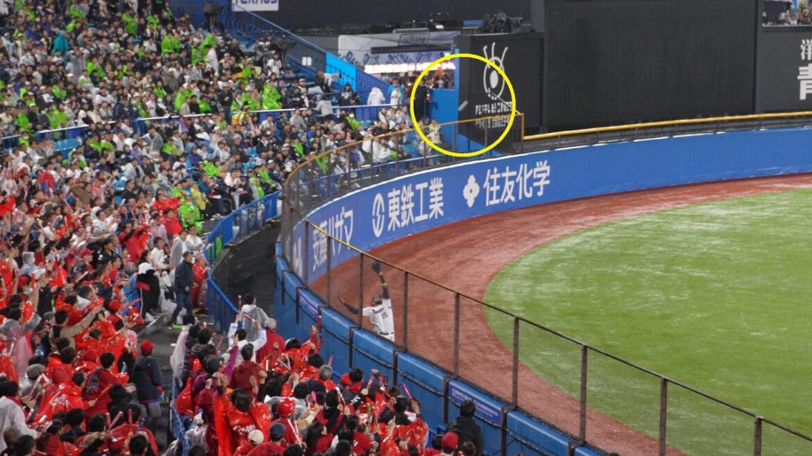 広島 坂倉将吾 あわや満塁ホームランの惜しい当たり フェンス直撃の走者一掃3点タイムリーツーベースヒット　ヤクルト vs 広島　2026年3月31日(火)　神宮球場