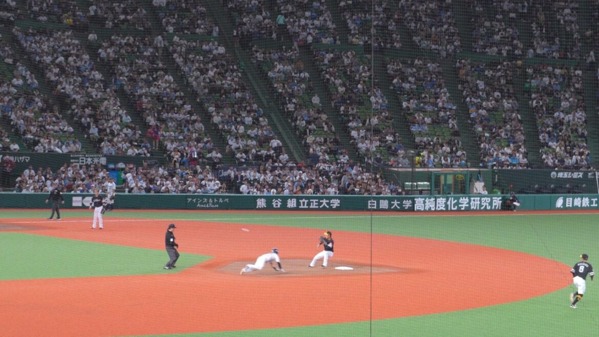 ソフトバンク 谷川原健太 盗塁阻止でナイスプレー　滝澤夏央は盗塁失敗　西武 vs ソフトバンク　2026年4月21日(火)　ベルーナドーム