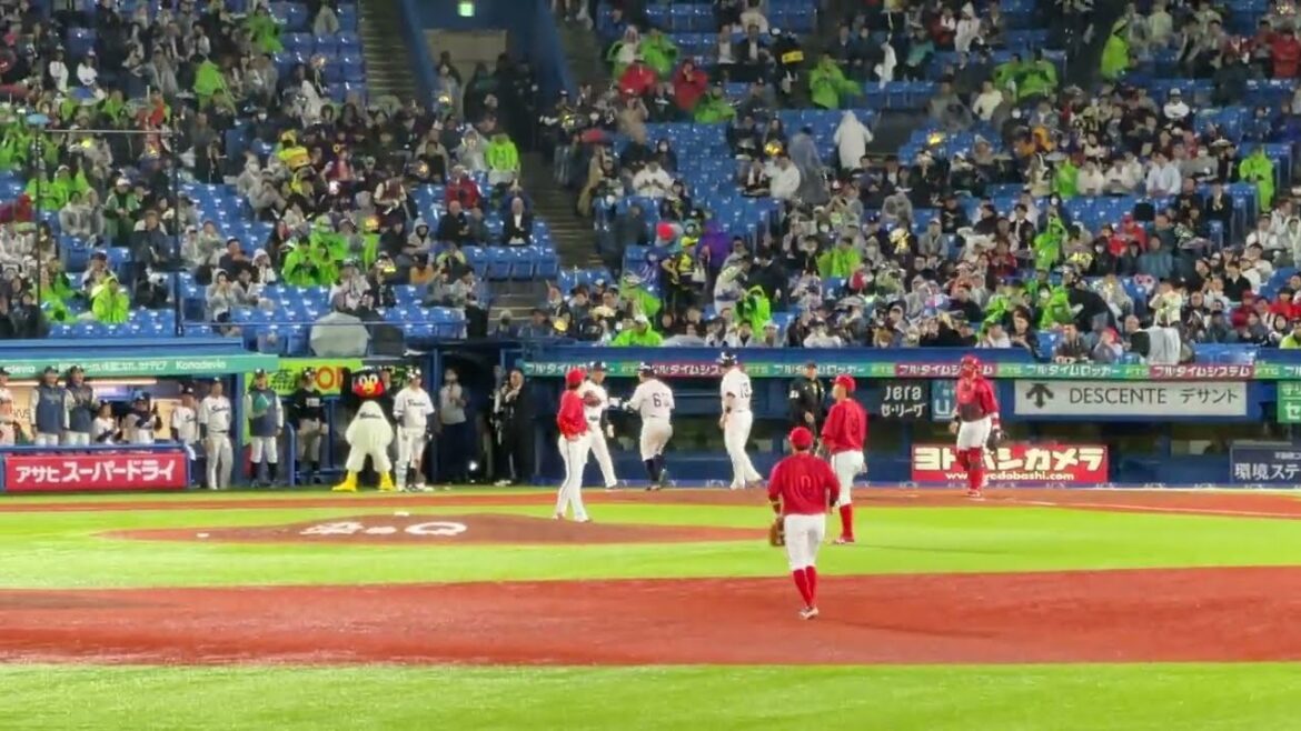 【つば九郎がお出迎え】増田珠選手のホームラン