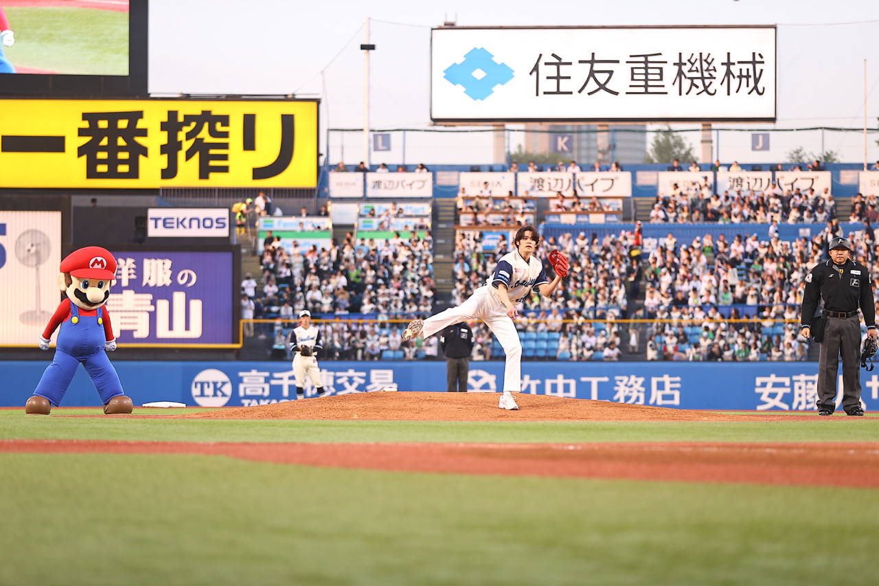 宮野真守 神宮球場で始球式！バッチリノーバウンドでマリオジャンプ連発5
