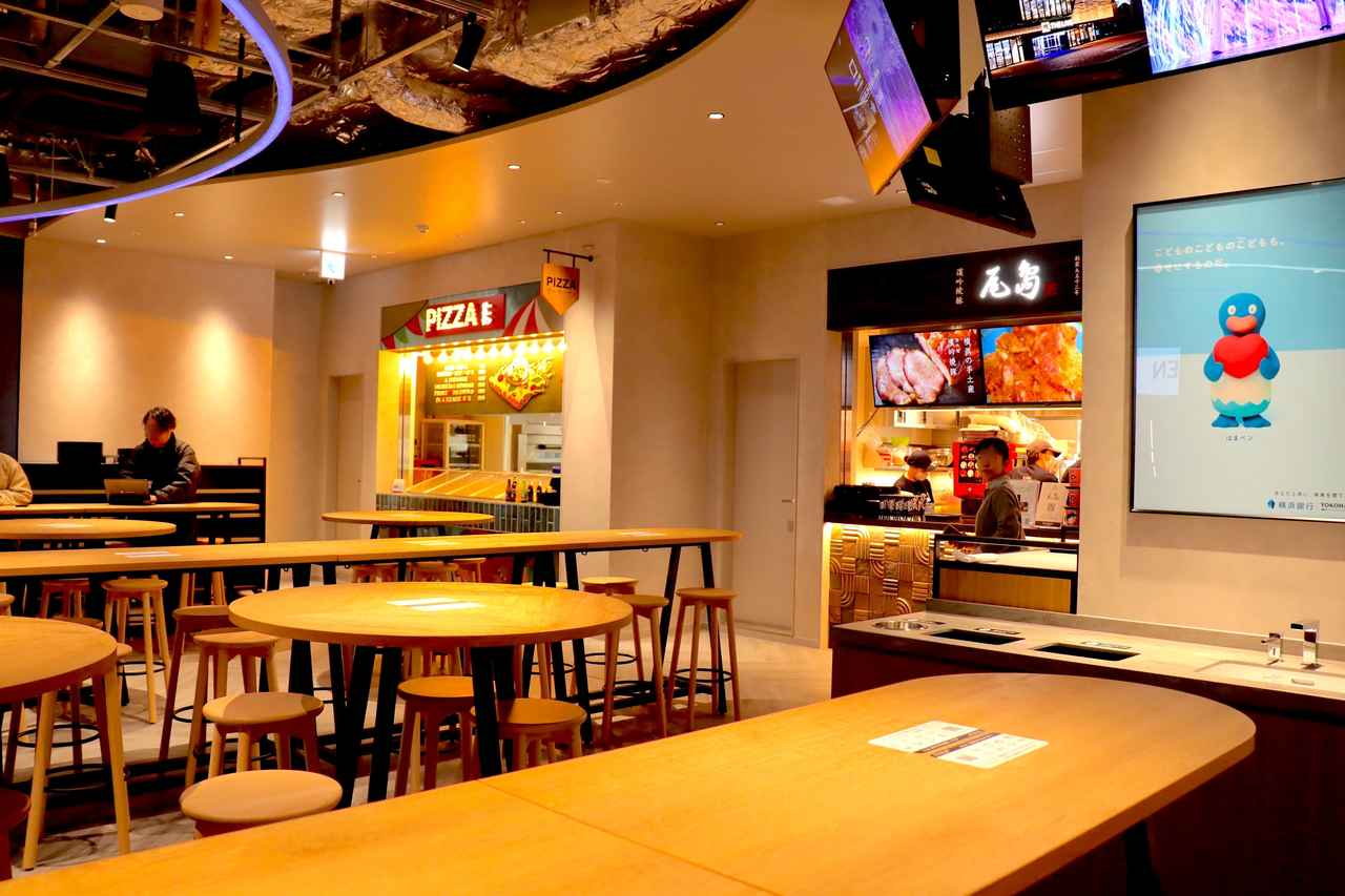 画像: 席は基本的に無料（座席数、席料はイベントにより異なる）、ただしホームゲーム開催日は一定のエリアは事前予約制・有料になる場合があります。館内は入場自由ですが、混雑時は入場制限を設ける場合があります