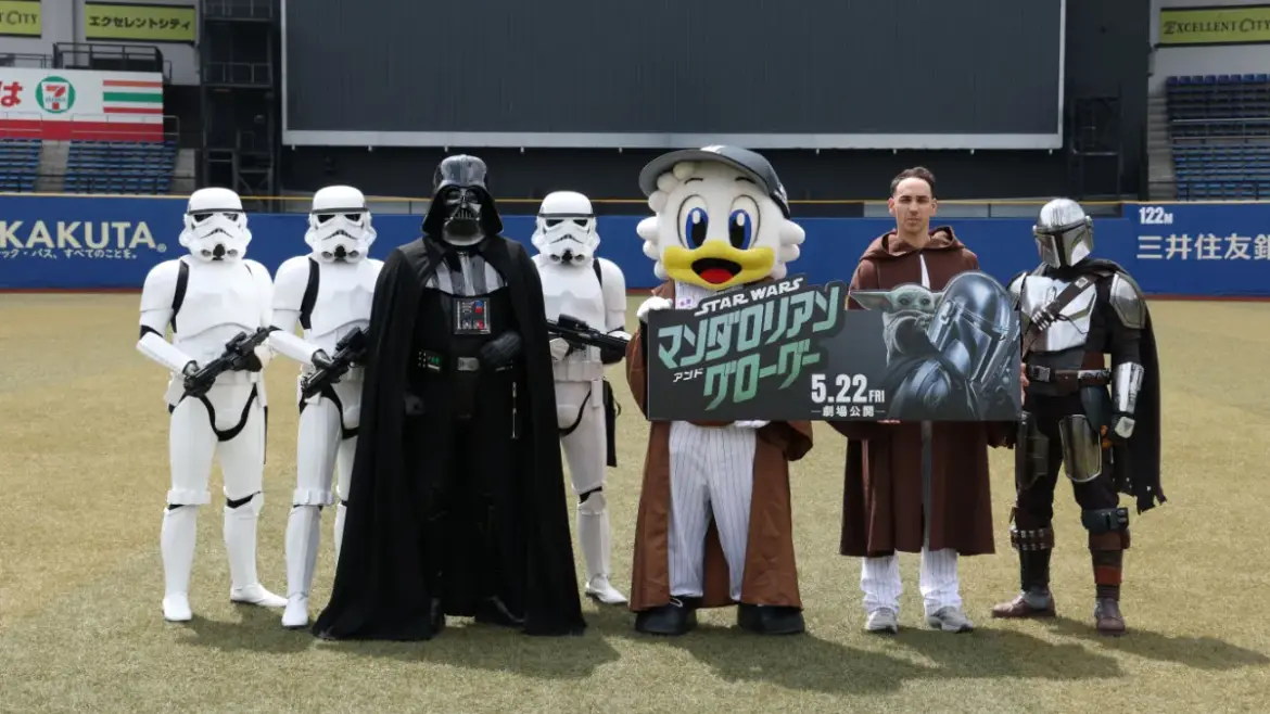 「STAR WARS NIGHT」記念撮影写真【写真：球団提供】