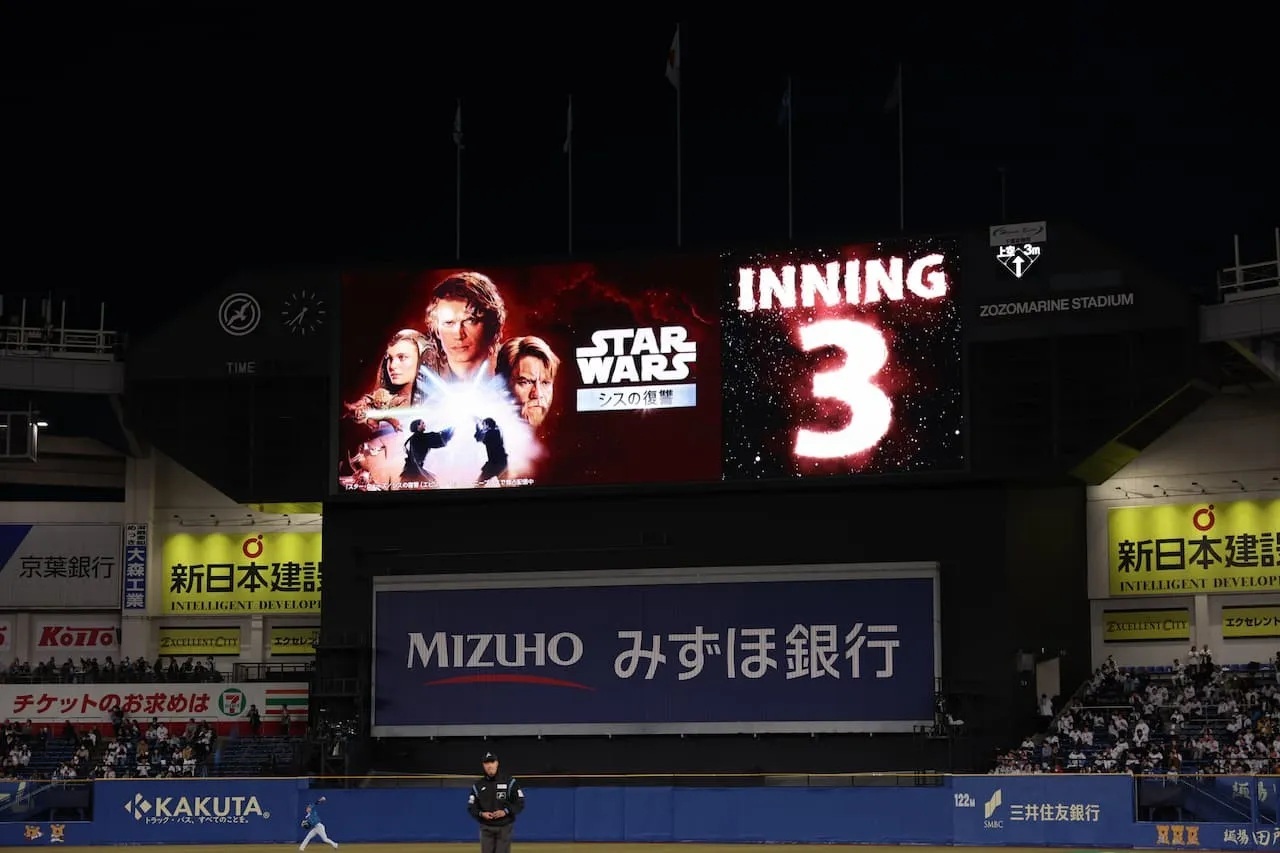 球場演出も『スター・ウォーズ』仕様に *写真は昨年の様子