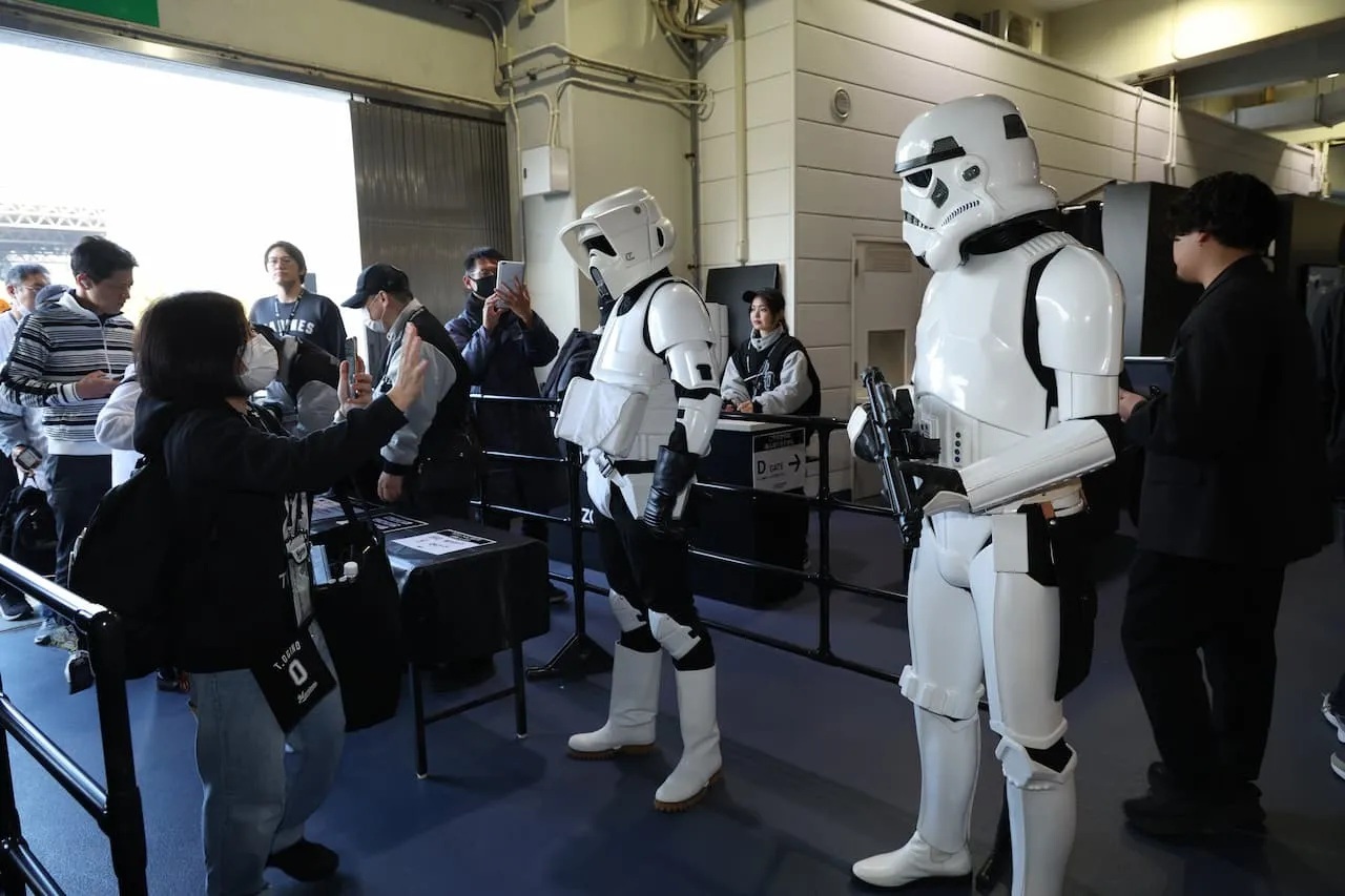 おなじみのキャラクターが来場者を出迎え *写真は昨年の様子