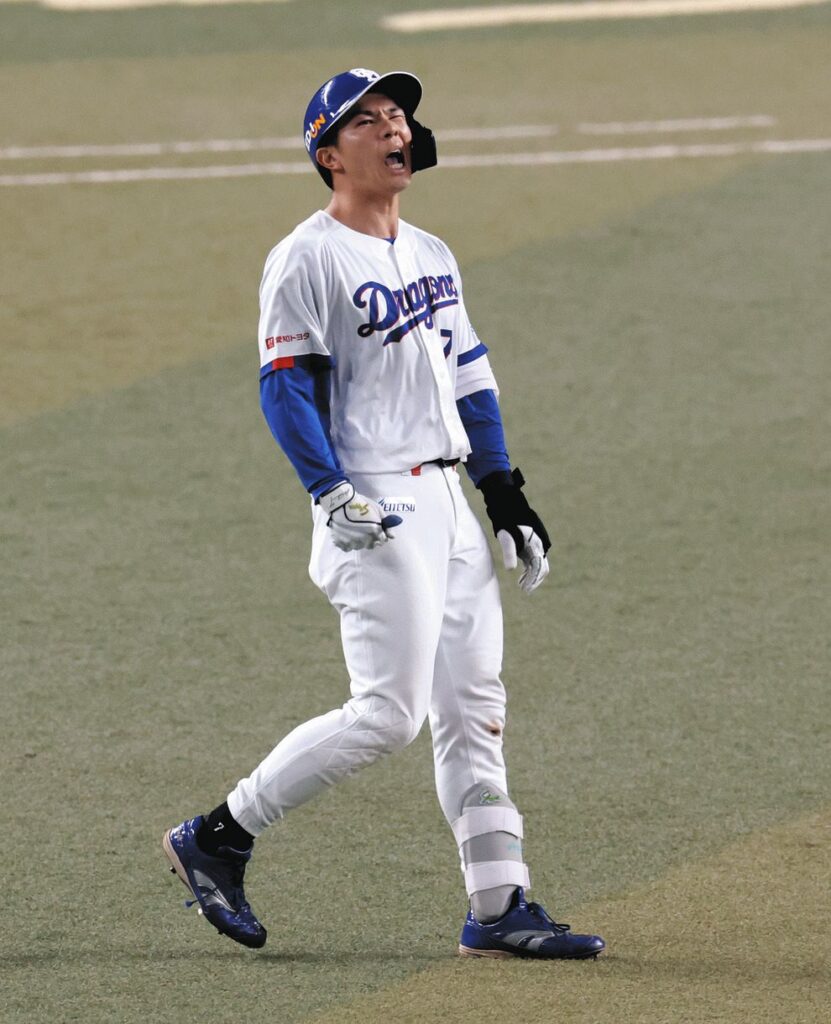 ５回裏２死二塁、福永が中飛に倒れる＝バンテリンドームナゴヤで（今川香穂撮影）