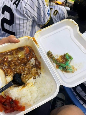 ハマスタの飲食店「BLUE STAR HOTEL」のカレーに異物混入？目撃情報が