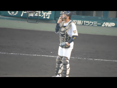 【大歓声】梅野隆太郎 今季初出場 2軍でしっかり結果を残し昇格 岩崎との同級生バッテリー スタンドのファンから大歓声を浴びて守備位置へ 【大歓声】梅野隆太郎 今季初出場 2軍でしっかり結果を残し昇格 岩崎との同級生バッテリー スタンドのファンから大歓声を浴びて守備位置へ