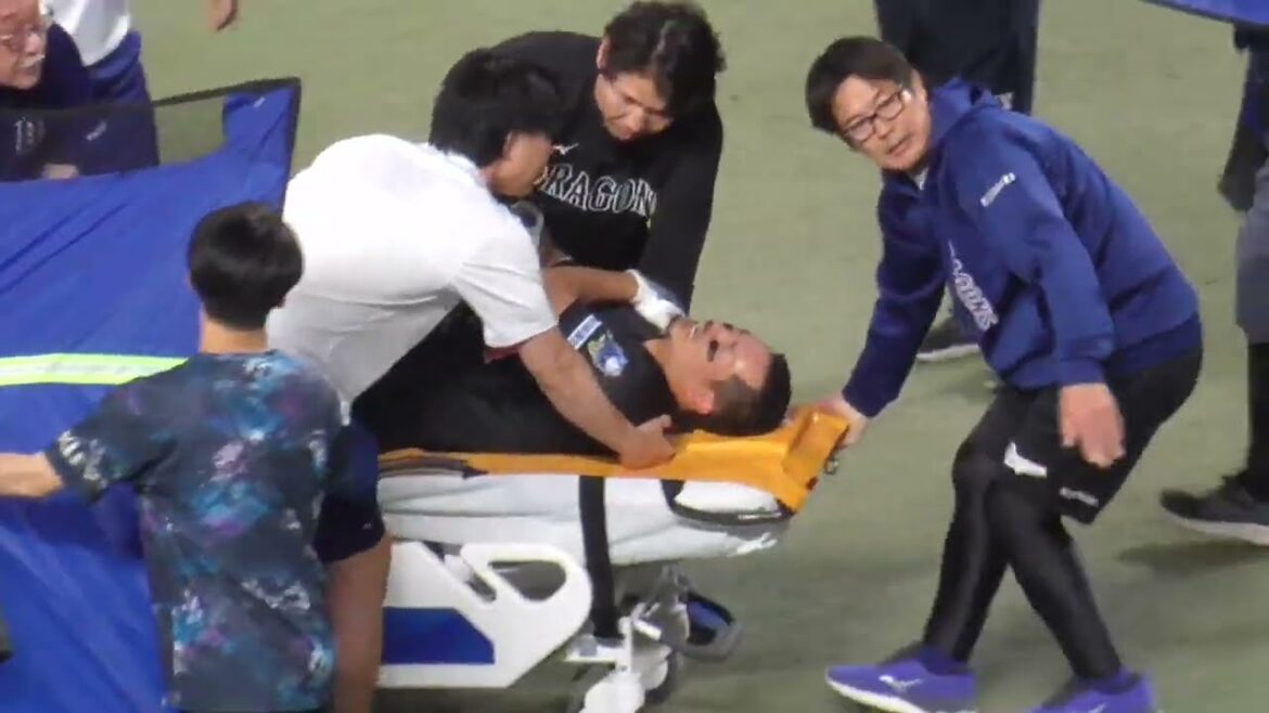 川越誠司にアクシデント 軽傷であることを祈ります ヤクルト長岡選手 伊藤選手もレガースを外してくれたり心配そう  中日ドラゴンズVS東京ヤクルトスワローズ　2026/04/26