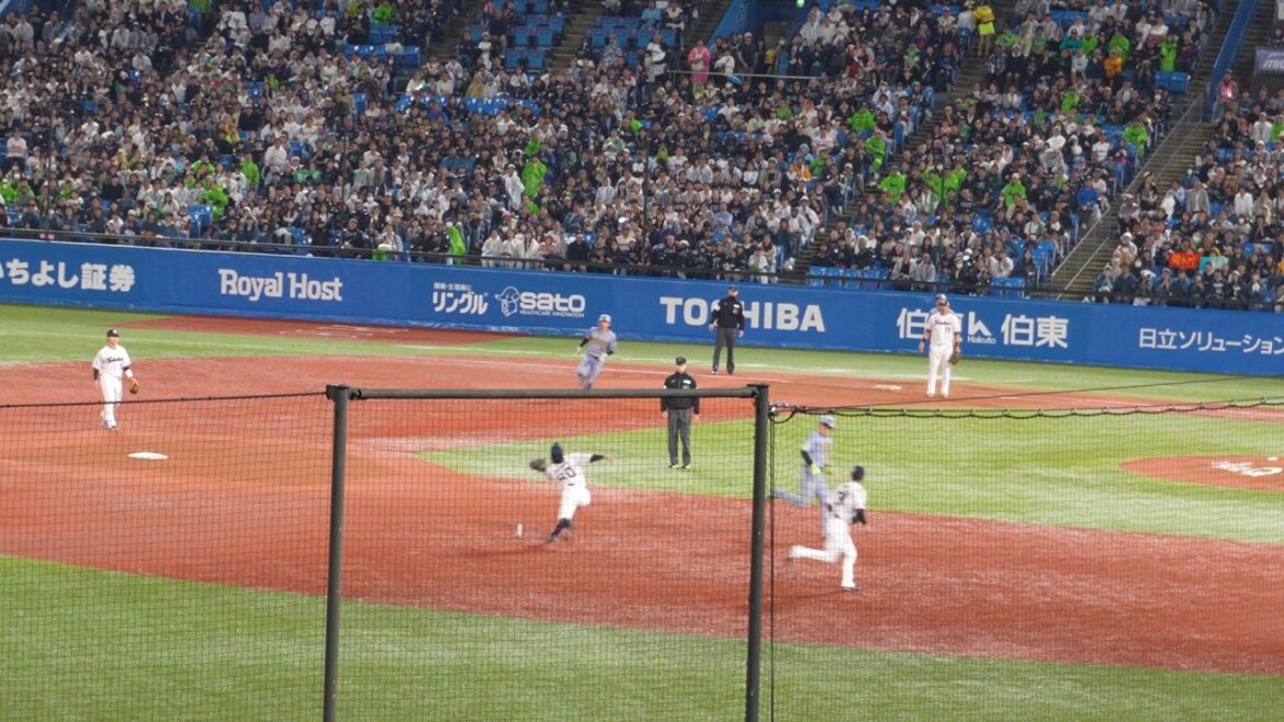 ヤクルト 武岡龍世 エラー　ヤクルト vs 阪神　2026年5月13日(水)　神宮球場