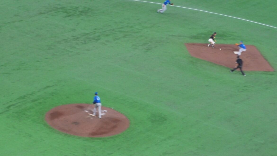 DeNA 宮城滝太 ナイスプレー　浦田俊輔 2塁牽制で盗塁失敗　巨人 vs DeNA　2026年5月17日(日)　東京ドーム