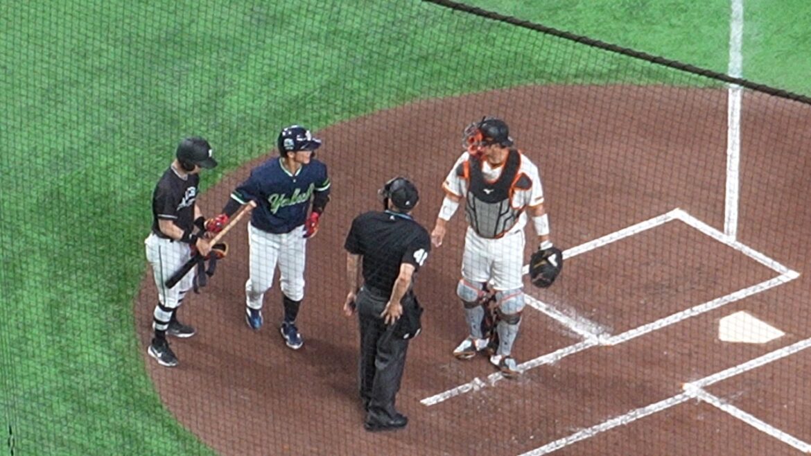 ヤクルト 内山壮真 デッドボール　巨人 vs ヤクルト　2026年5月5日(火)　東京ドーム