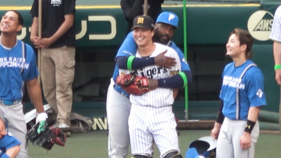 阪神【伏見寅威】のもとへ元チームメイト(日ハム)達が集まる 現地映像