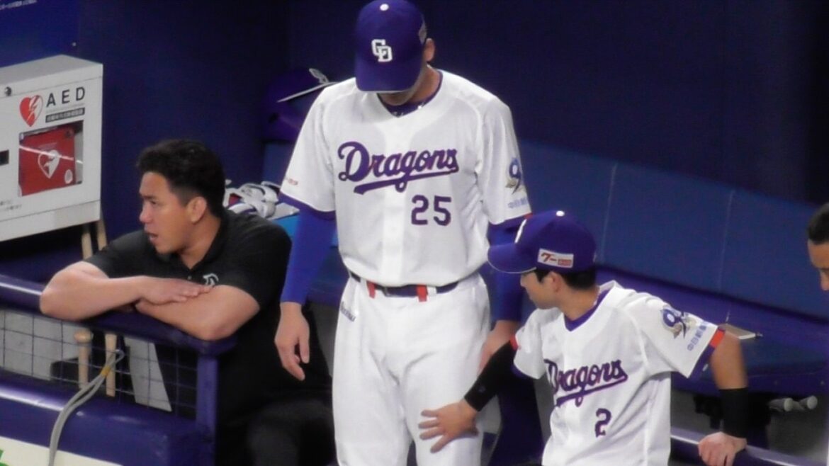 田中幹也　石川昂弥の太ももの筋肉を触ってみる　中日ドラゴンズVS東北楽天ゴールデンイーグルス　2026/05/28