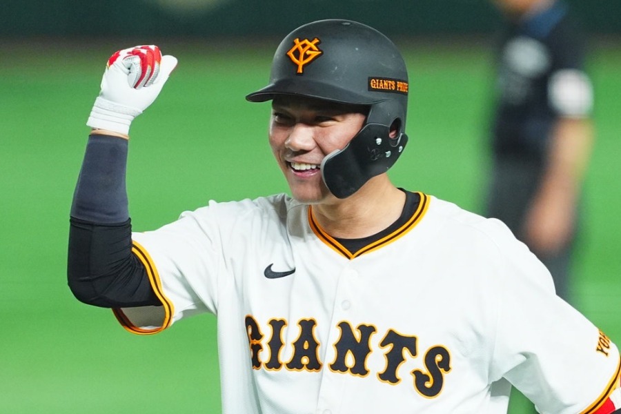 23時前なのに…球場が”異様な光景” 坂本勇人の劇的すぎる一打に涙腺崩壊「マジで鳥肌たつ」 | Full-Count 巨人・坂本勇人【写真:小林靖】