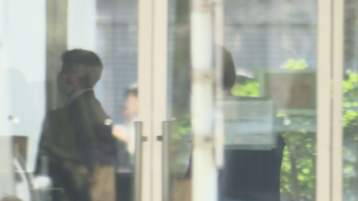 「周囲に吸っているカープ選手もいた…」元広島カープ・羽月隆太郎被告(26) 最後の購入は去年10月カープ寮に郵送 指定薬物「エトミデート(ゾンビたばこ)」の使用の罪認め 拘禁刑1年執行猶予3年の判決 広島地裁(RCC中国放送) – Yahoo!ニュース 「周囲に吸っているカープ選手もいた…」元広島カープ・羽月隆太郎被告(26) 最後の購入は去年10月カープ寮に郵送 指定薬物「エトミデート(ゾンビたばこ)」の使用の罪認め 拘禁刑1年執行猶予3年の判決 広島地裁(RCC中国放送) - Yahoo!ニュース