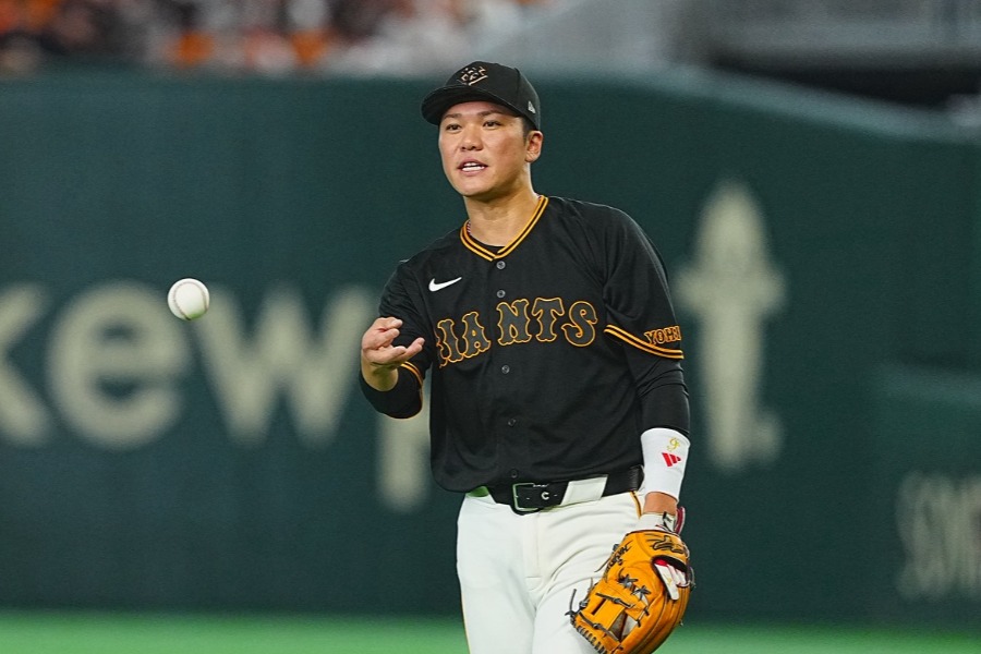 巨人救った坂本勇人の”神反応”「抜けてたら2点」 敵コーチも頭抱え…G党喝采「助かった」 | Full-Count 好守を見せた巨人・坂本勇人【写真:荒川祐史】