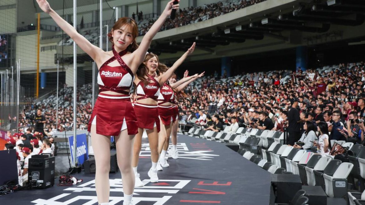 楽天モンキーズ「Rakuten Girls」が東京ドームに降臨　6月の「楽天スーパーナイター」に華を添える | 黃信維（コウ・シンイ） | ニュース