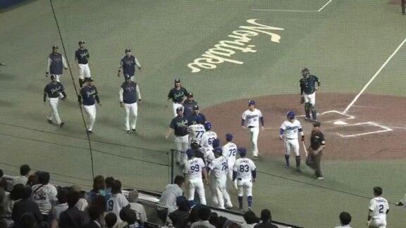 中日・井上一樹監督、乱闘寸前となったことについて説明する