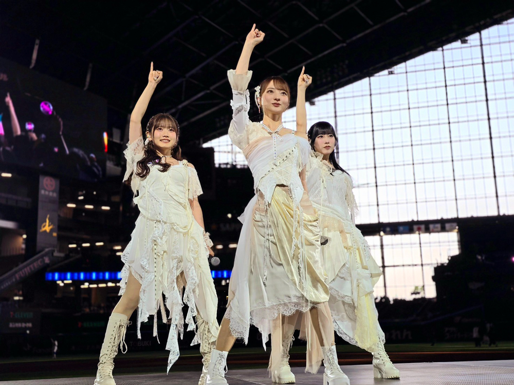 ClariS エスコンフィールド HOKKAIDO にて開催された、北海道日本ハムファイターズ《FIGHTERS ENTERTAINMENT WEEKEND》に初登場!ファーストピッチ、イニング間ダンス、試合後の AFTER GAME に出演!! – ニュース ClariS エスコンフィールド HOKKAIDO にて開催された、北海道日本ハムファイターズ《FIGHTERS ENTERTAINMENT WEEKEND》に初登場!ファーストピッチ、イニング間ダンス、試合後の AFTER GAME に出演!! - ニュース