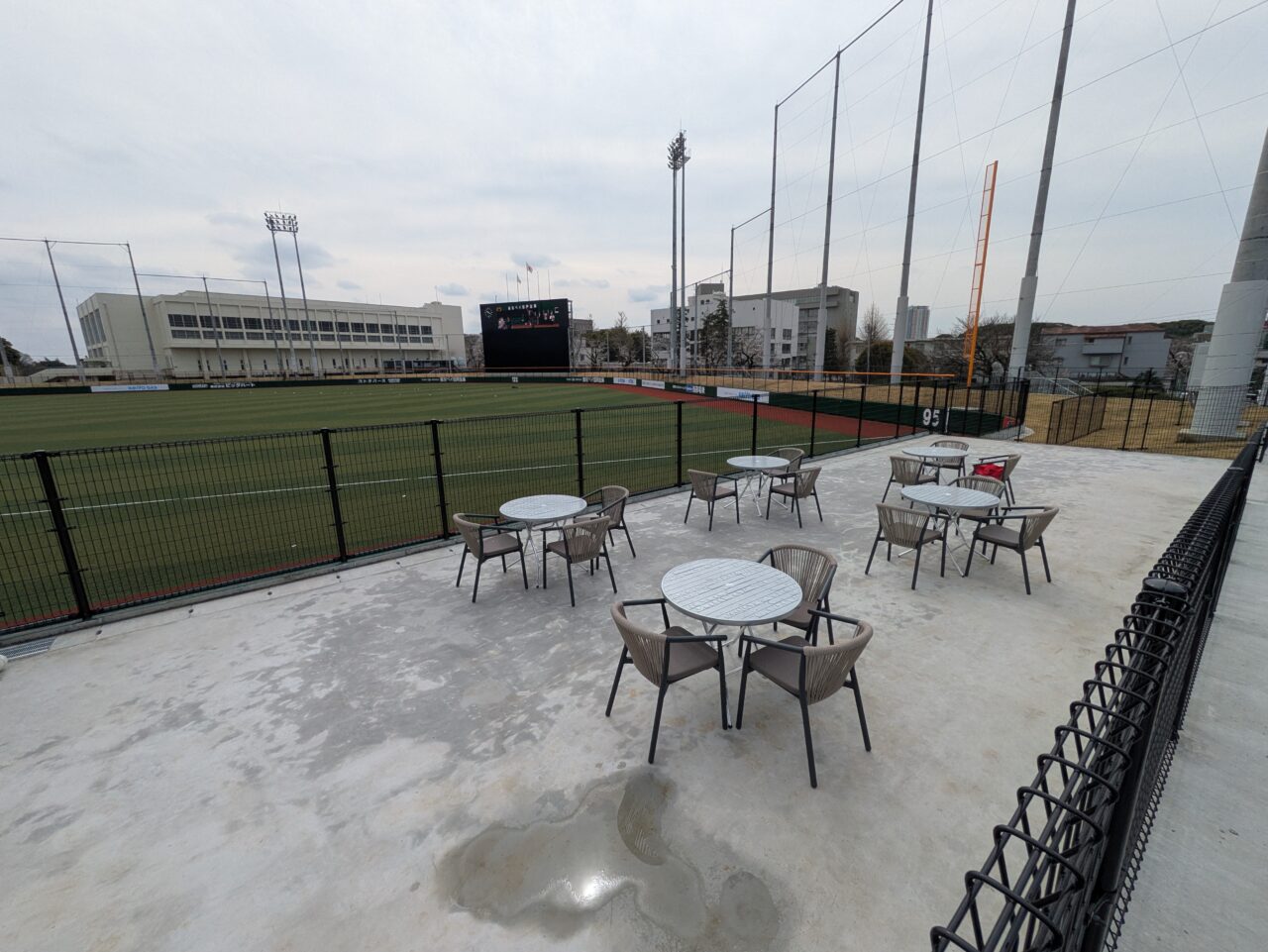 国府台スタジアムのテラス席