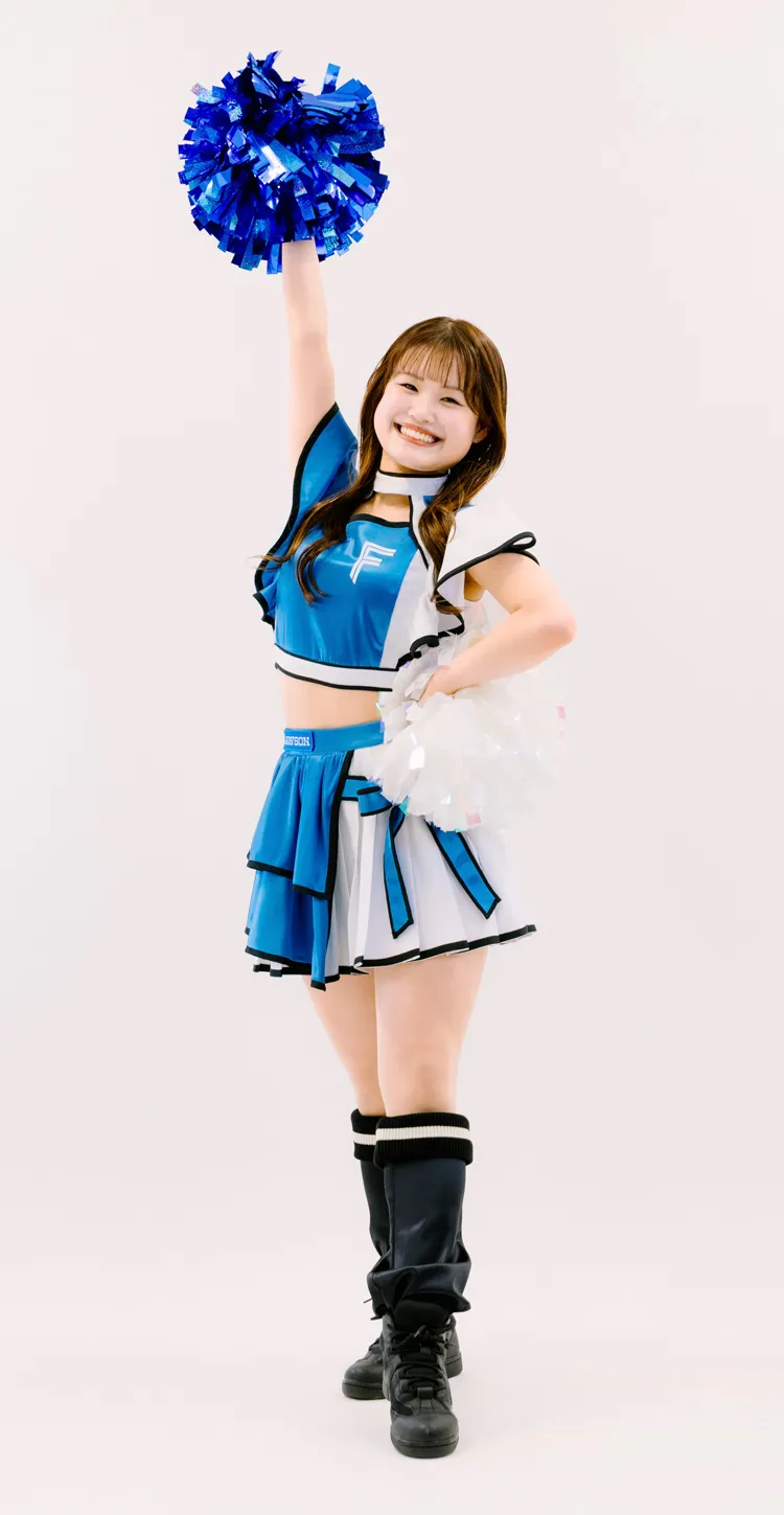 鈴木志織さん  © H.N.F.