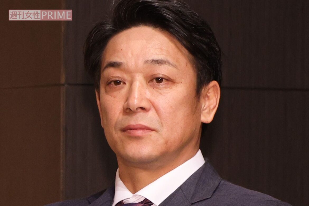 千葉ロッテマリーンズ・サブロー監督〈黒木知宏コーチをベンチで鷲掴み〉に賛否も、騒動後の声出しで“ナインが示した答え”《2026年4月choice》 | 週刊女性PRIME 千葉ロッテマリーンズ・サブロー監督〈黒木知宏コーチをベンチで鷲掴み〉に賛否も、騒動後の声出しで“ナインが示した答え”《2026年4月choice》 | 週刊女性PRIME