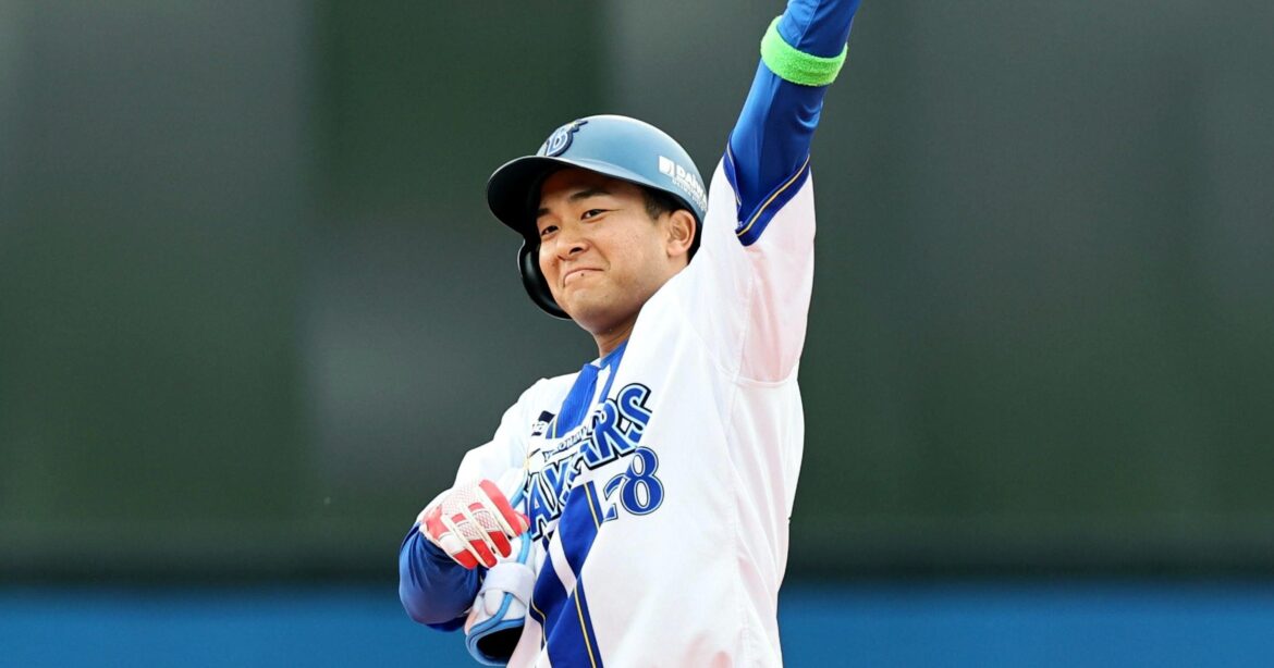 「夢のなかにいるみたいだ」苦節8年目、打者転向したDeNA勝又温史がついにチャンスをつかんだ理由「彼には不器用でも“努力する才能”がある」 - プロ野球 - Number Web
