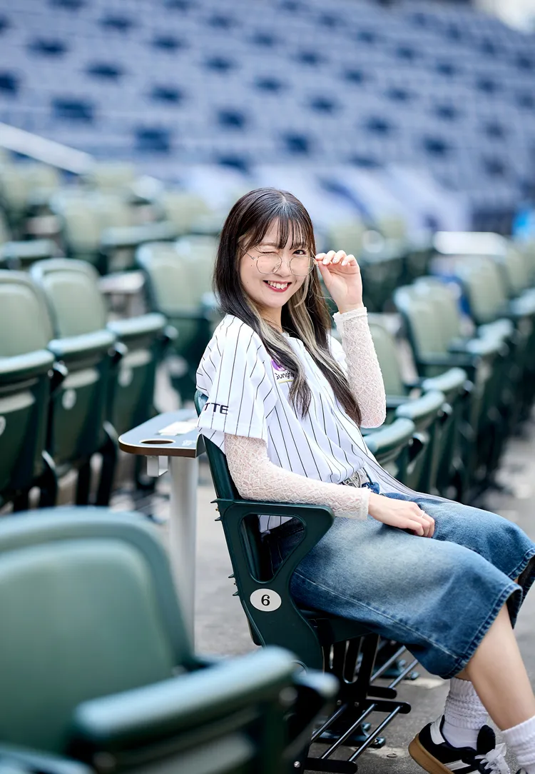 NAHOさん   ©C.L.M.
