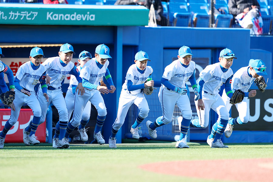 日本ハムジュニアが選考要項を発表 4段階審査→3日間活動で選出…21日まで受付 | Full-Count 昨年大会に出場した日本ハムジュニアナイン【写真:加治屋友輝】